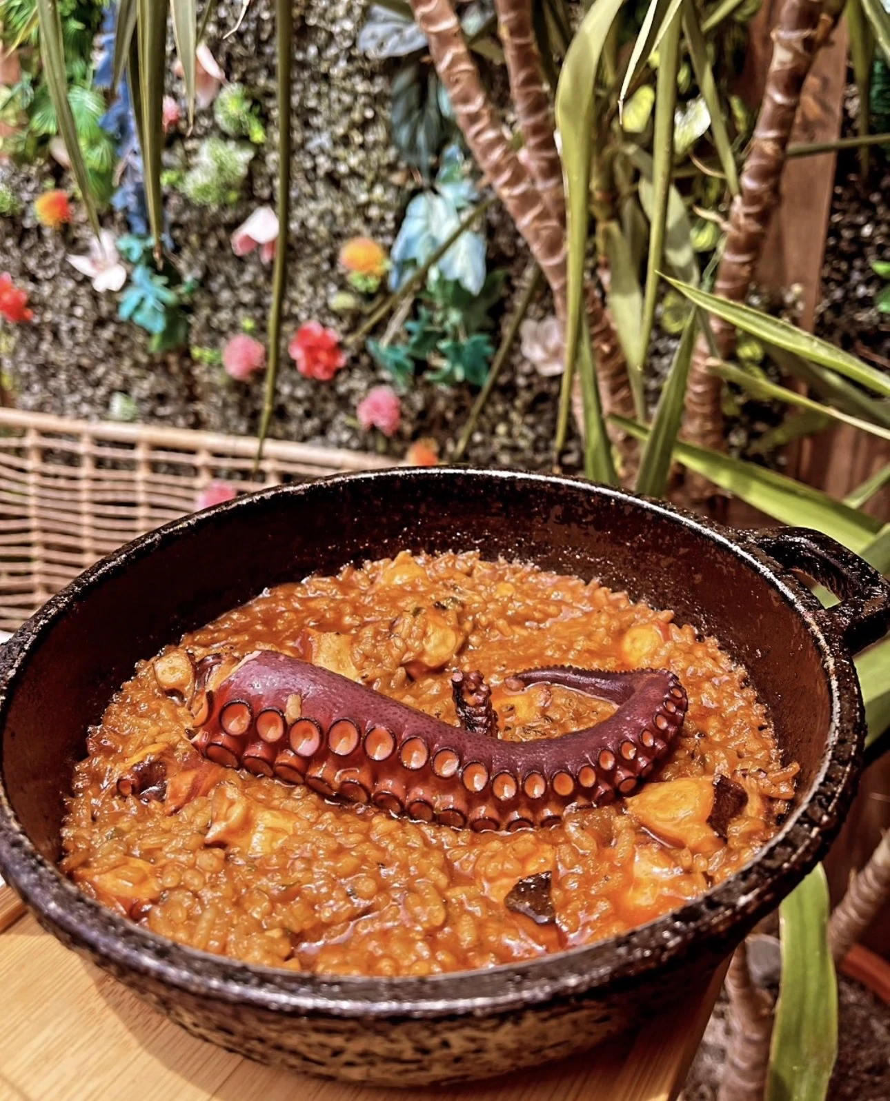 Gambas y pulpo al ajillo