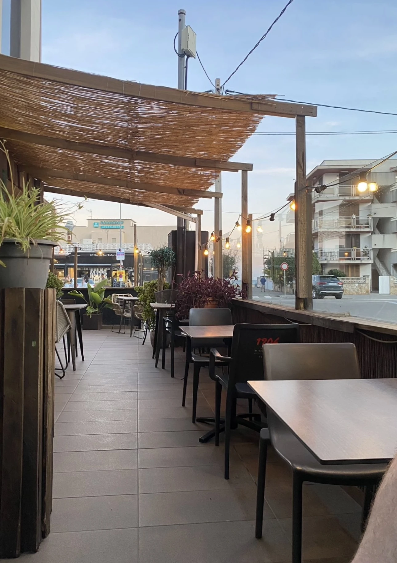 Terraza al atardecer